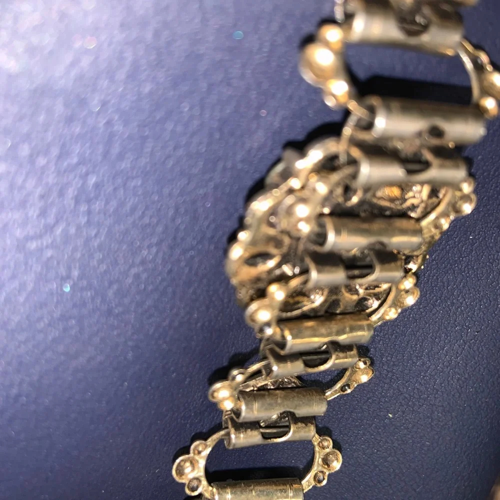 •Renaissance Revival Vintage Pastel Bracelet• - Picture 4 of 8